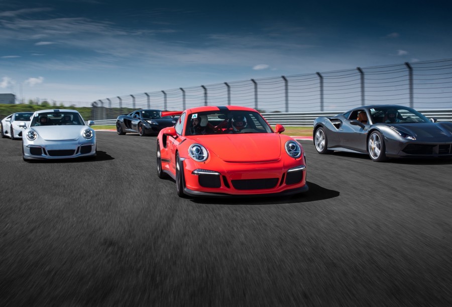 Quels sont les avis des experts sur la Porsche 911 GT3 RS ?